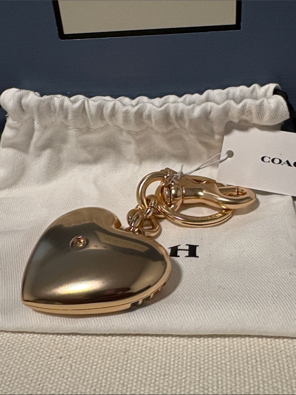 COACH NWT Gold Heart Multicolored Bag Charm Key Chain - Picture 3 of 5